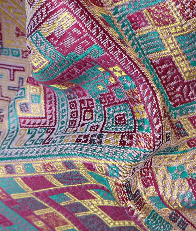 Silkkimäinen polyesteri jacquard-kangas Thai Pha Sinh Sarongille